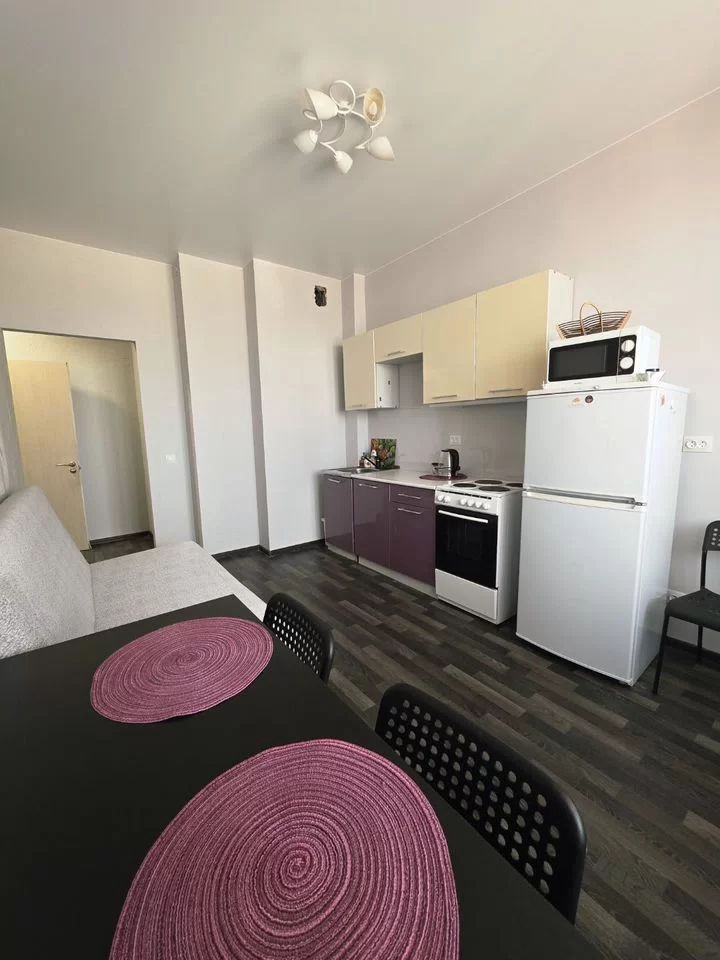 1-комнатная квартира в аренду, ул. Кошурникова, 22/6 — 35 000 ₽/мес