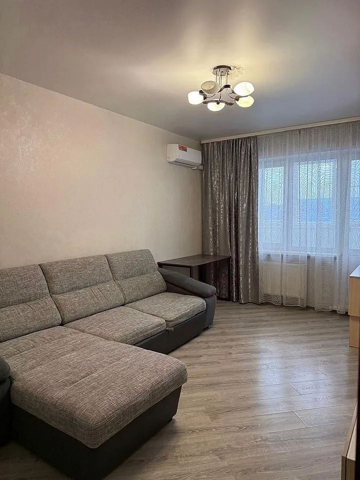 1-комнатная квартира в аренду, улица Толстого, 56 — 30 000 ₽/мес