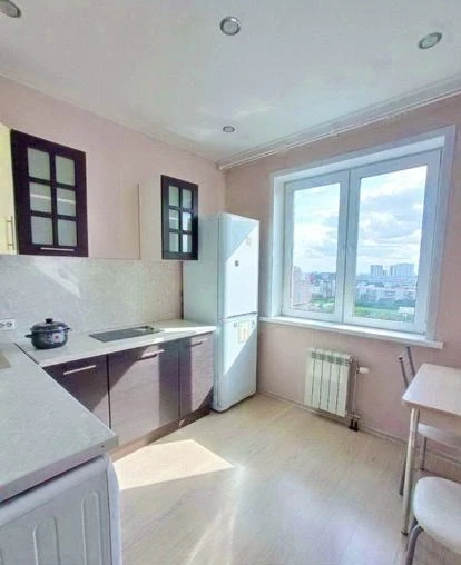 1-комнатная квартира в аренду, улица Бориса Богаткова, 260/1 — 30 000 ₽/мес