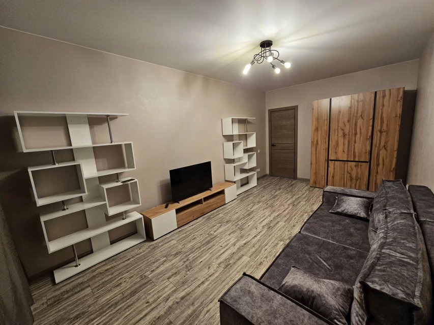1-комнатная квартира в аренду, улица Сибиряков-Гвардейцев, 53/9 — 26 000 ₽/мес